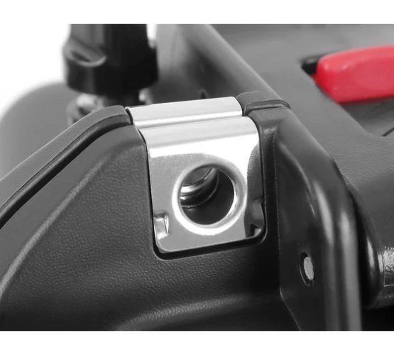 Аккумулятор MESSER LiFePo4 в кейсе 12В 105Ач 100А авторозетка, USВ, клеммы М8, разъем ХТ60 и ЗУ 25А F12105-LFP105X4-100-V1